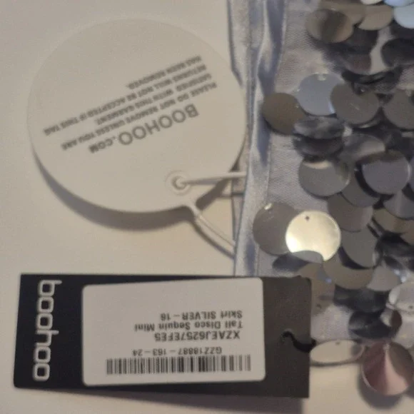Boohoo NWT Size 16 Tall Disco Sequin  Mini Silver Holiday Party Skirt - Picture 5 of 5